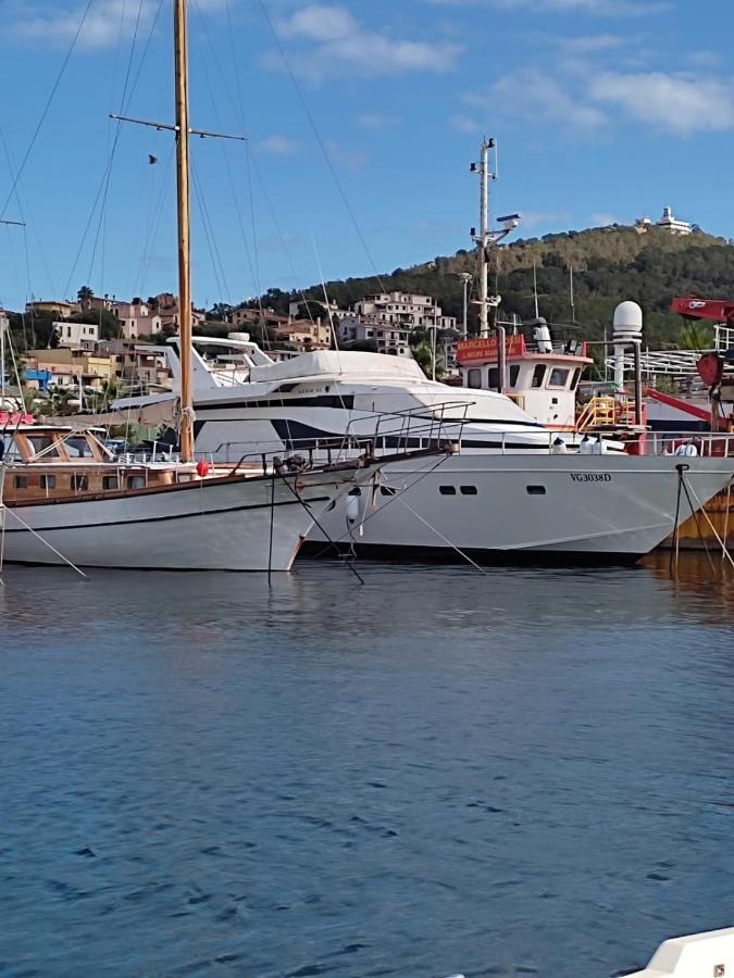 Hotel BOAT&BREAKFAST LUCRETIA, LUXURY yacht Àrbatax Exterior foto